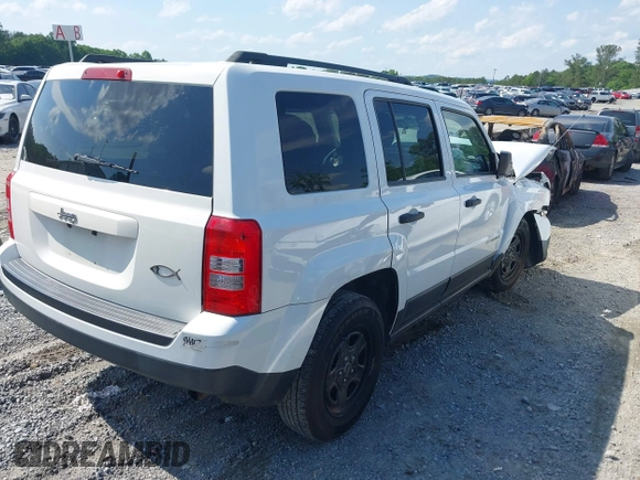 2013 Jeep Patriot Sport z VIN 1C4NJPBA4DD130489, wystawiony jako IAAI lot #42270017 z przebiegiem 165 773 mil mil oraz . Historia ofert i sprzedaży dostępna na DreamBid. Obrazek 4.