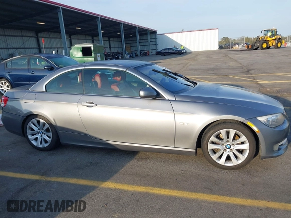2013 BMW 3 Series 328i z VIN WBADW7C57DE731210, wystawiony jako IAAI lot #41848625 z przebiegiem 105 443 mil mil oraz . Historia ofert i sprzedaży dostępna na DreamBid. Obrazek 13.