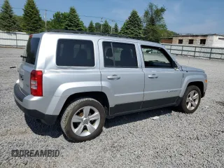 2012 Jeep Patriot Latitude z VIN 1C4NJPFB2CD634850, wystawiony jako Copart lot #59114335 z przebiegiem Nie podano mil oraz Szkoda całkowita • Salvage title. Historia ofert i sprzedaży dostępna na DreamBid. Obrazek 3.