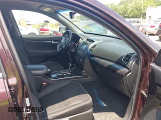 2014 Kia Sorento LX with VIN 5XYKTDA72EG537585, listed as a IAAI auction lot 42647961 with 98,138 mi miles and . Bid and sale history available at DreamBid. Image 5.