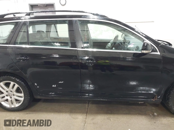 2011 Volkswagen Jetta SportWagen TDI with VIN 3VWPL7AJ8BM676246, listed as a IAAI auction lot 41831636 with 119,638 mi miles. Bid and sale history available at carsss.com. Image 14.