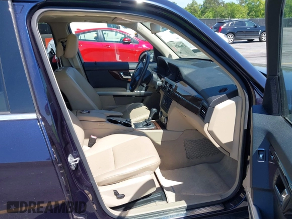 2010 Mercedes-Benz GLK 350 with VIN WDCGG5GB6AF483176, listed as a IAAI auction lot 42060673 with 143,287 mi miles and . Bid and sale history available at DreamBid. Image 5.