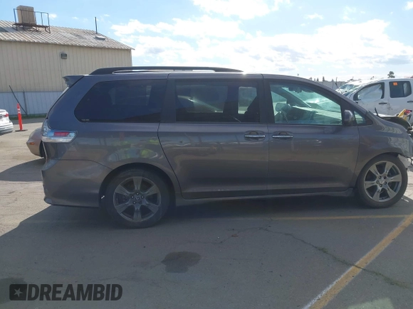 2020 Toyota Sienna SE with VIN 5TDXZ3DC7LS031564, listed as a IAAI auction lot 41710500 with 38,559 mi miles. Bid and sale history available at carsss.com. Image 12.