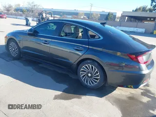2020 Hyundai Sonata Hybrid Ultimate with VIN KMHL34JJ0LA011724, listed as a IAAI auction lot 41861571 with 1 mi miles. Bid and sale history available at carsss.com. Image 3.