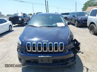 2016 Jeep Cherokee Latitude with VIN 1C4PJMCB5GW199103, listed as a IAAI auction lot 41929758 with 82,379 mi miles. Bid and sale history available at carsss.com. Image 12.