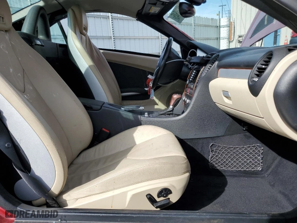 2007 Mercedes-Benz SLK-Class 3.5L with VIN WDBWK56F47F138157, listed as a Copart auction lot 44278645 with 84,704 mi miles and Salvage Title. Bid and sale history available at carsss.com. Image 7.