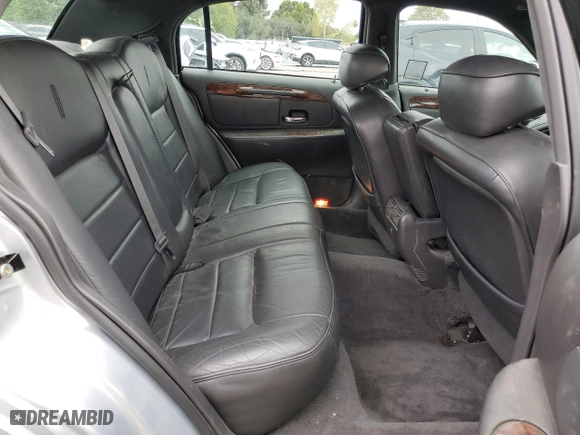 2002 Lincoln Town Car Sig. with VIN 1LNHM82W52Y661319, listed as a Copart auction lot 47887325 with 88,713 mi miles and Salvage Title. Bid and sale history available at carsss.com. Image 10.