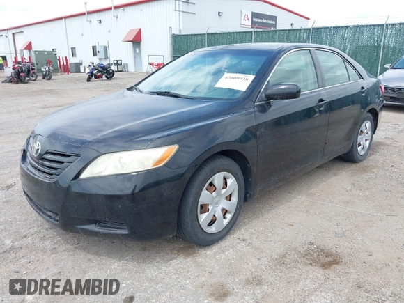 2007 Toyota Camry CE with VIN JTNBE46K773100529, listed as a IAAI auction lot 42009938 with 180,573 mi miles. Bid and sale history available at carsss.com. Image 2.