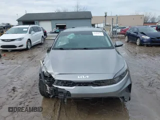 2022 Kia Forte LXS z VIN 3KPF24AD0NE436326, wystawiony jako IAAI lot #41478575 z przebiegiem 72 630 mil mil oraz . Historia ofert i sprzedaży dostępna na DreamBid. Obrazek 12.