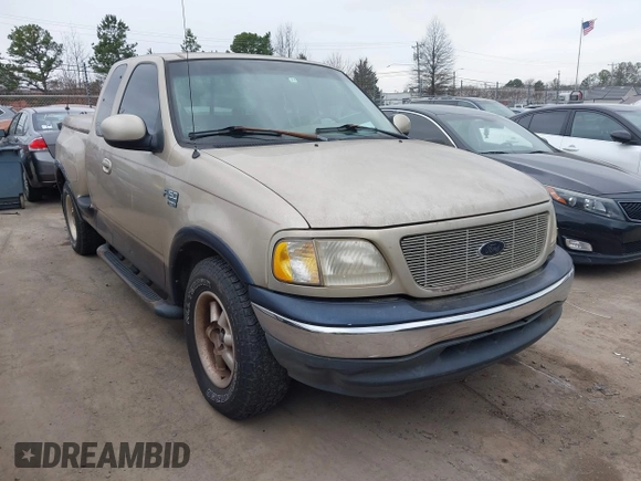 2000 Ford F-150 XL z VIN 1FTRX07W8YKA26326, wystawiony jako IAAI lot #41684242 z przebiegiem 222 808 mil mil oraz . Historia ofert i sprzedaży dostępna na DreamBid. Obrazek 1.