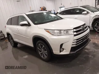 2019 Toyota Highlander SE z VIN 5TDJZRFH9KS616954, wystawiony jako IAAI lot #42086744 z przebiegiem 109 311 mil mil oraz . Historia ofert i sprzedaży dostępna na DreamBid. Obrazek 1.