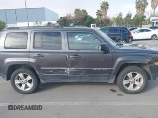 2016 Jeep Patriot Sport z VIN 1C4NJRBB5GD546480, wystawiony jako IAAI lot #42020464 z przebiegiem 206 638 mil mil oraz . Historia ofert i sprzedaży dostępna na DreamBid. Obrazek 13.