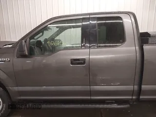 2017 Ford F-150 XL with VIN 1FTEX1E82HFB75381, listed as a IAAI auction lot 41583133 with 40,675 mi miles. Bid and sale history available at carsss.com. Image 15.