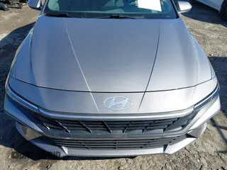 2024 Hyundai Elantra SEL z VIN KMHLM4DG8RU659817, wystawiony jako IAAI lot #41875167 z przebiegiem 31 674 mil mil oraz . Historia ofert i sprzedaży dostępna na DreamBid. Obrazek 12.