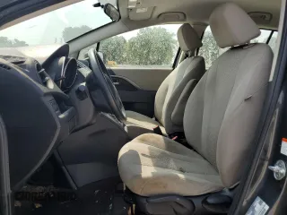 2012 Mazda 5 Sport z VIN JM1CW2BL7C0110420, wystawiony jako Copart lot #59150885 z przebiegiem Nie podano mil oraz Czysty tytuł • Clean title. Historia ofert i sprzedaży dostępna na DreamBid. Obrazek 7.