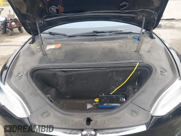 2018 Tesla Model S 75D with VIN 5YJSA1E42JF265691, listed as a IAAI auction lot 41886105 with 99,485 mi miles and . Bid and sale history available at DreamBid. Image 10.