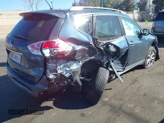 2016 Nissan Rogue SV with VIN KNMAT2MT5GP629279, listed as a IAAI auction lot 41670319 with 110,761 mi miles. Bid and sale history available at carsss.com. Image 4.