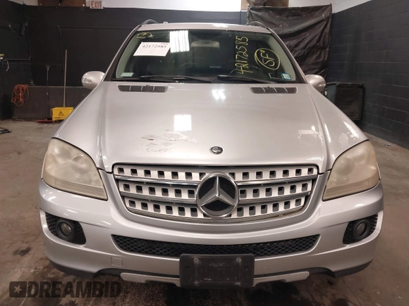 2006 Mercedes-Benz M 350 with VIN 4JGBB86E56A083539, listed as a IAAI auction lot 42172585 with 130,514 mi miles and . Bid and sale history available at DreamBid. Image 12.