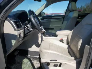 2018 Volkswagen Atlas 3.6L V6 SEL with VIN 1V2MR2CA2JC566795, listed as a Copart auction lot 49963295 with 132,307 mi miles and Salvage Title. Bid and sale history available at carsss.com. Image 7.