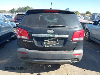 2013 Kia Sorento EX with VIN 5XYKUDA22DG412022, listed as a IAAI auction lot 40567674 with 177,189 mi miles. Bid and sale history available at carsss.com. Image 16.