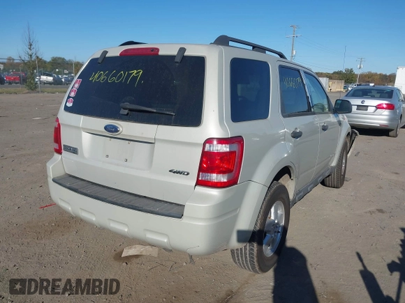 2008 Ford Escape XLT with VIN 1FMCU93158KA39754, listed as a IAAI auction lot 40660179 with 113,956 mi miles. Bid and sale history available at carsss.com. Image 4.