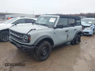 2023 Ford Bronco with VIN 1FMDE5BH4PLB16762, listed as a IAAI auction lot 41918584 with 32,527 mi miles. Bid and sale history available at carsss.com. Image 2.