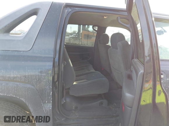 2004 Chevrolet Avalanche Z66 with VIN 3GNEC12T24G160061, listed as a IAAI auction lot 41416708 with 147,117 mi miles and . Bid and sale history available at DreamBid. Image 8.