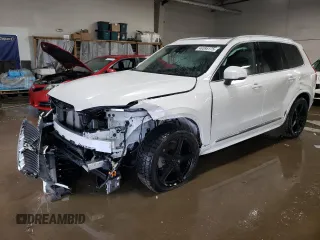 2023 Volvo XC90 с VIN YV40621A6P1919228, выставлен на аукционе Copart как лот 46595175 с пробегом 11 386 миль миль и Списание • Salvage title. История ставок и продаж доступна на DreamBid. Изображение 1.