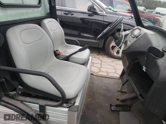 2017 Smart fortwo with VIN 5J5L726B1HA828317, listed as a Copart auction lot 81424134 with Not Provided miles and Clean Title. Bid and sale history available at DreamBid. Image 10.