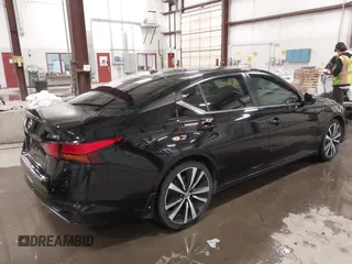 2020 Nissan Altima SR with VIN 1N4BL4CV5LC226199, listed as a IAAI auction lot 41555792 with 71,776 mi miles and . Bid and sale history available at carsss.com. Image 4.