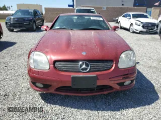 2002 Mercedes-Benz SLK 320 z VIN WDBKK65F62F265927, wystawiony jako Copart lot #49832295 z przebiegiem 64 490 mil mil oraz Czysty tytuł • Clean title. Historia ofert i sprzedaży dostępna na DreamBid. Obrazek 5.