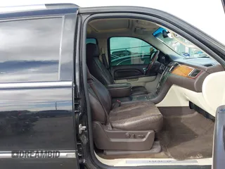2013 Cadillac Escalade Platinum Edition with VIN 1GYS4DEF8DR302844, listed as a IAAI auction lot 41726120 with 167,425 mi miles. Bid and sale history available at carsss.com. Image 5.