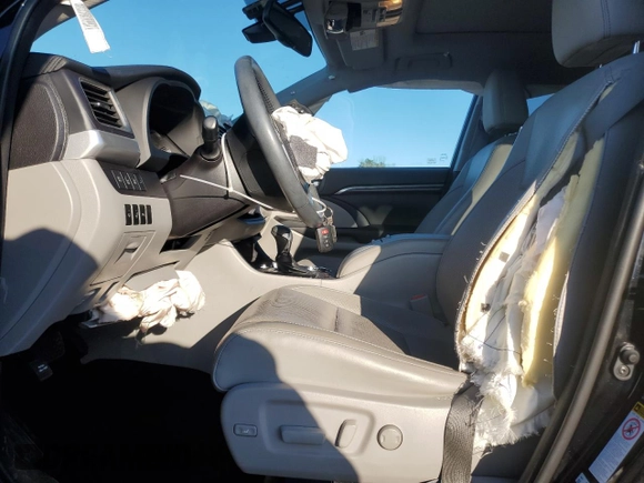 2015 Toyota Highlander Hybrid Limited with VIN 5TDDCRFH1FS013467, listed as a Copart auction lot 46098415 with 58,337 mi miles and Salvage Title. Bid and sale history available at carsss.com. Image 7.