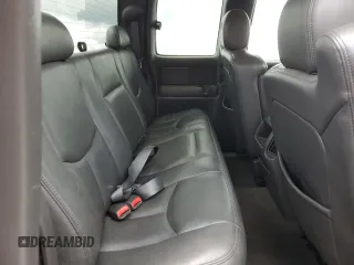 2004 Chevrolet Silverado SS z VIN 2GCEK19N641126491, wystawiony jako Copart lot #56732605 z przebiegiem 201 620 mil mil oraz Szkoda całkowita • Salvage title. Historia ofert i sprzedaży dostępna na DreamBid. Obrazek 10.