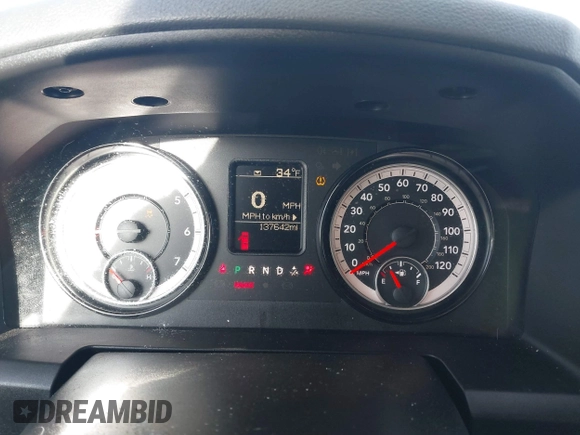 2018 Ram 1500 Express z VIN 1C6RR7FT0JS232912, wystawiony jako IAAI lot #41876834 z przebiegiem 137 642 mil mil oraz . Historia ofert i sprzedaży dostępna na DreamBid. Obrazek 7.