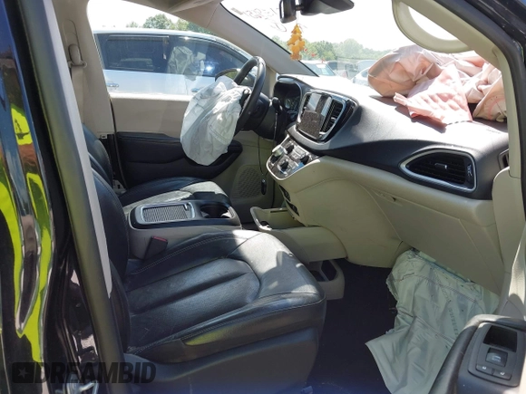 2022 Chrysler Pacifica Touring L with VIN 2C4RC1BG3NR106311, listed as a IAAI auction lot 42158651 with 68,473 mi miles and . Bid and sale history available at DreamBid. Image 5.