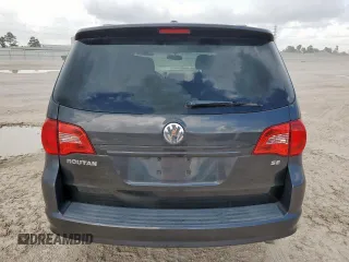 2012 Volkswagen Routan SE with VIN 2C4RVABG4CR390524, listed as a Copart auction lot 63058185 with 146,380 mi miles and Salvage title. Bid and sale history available at DreamBid. Image 6.