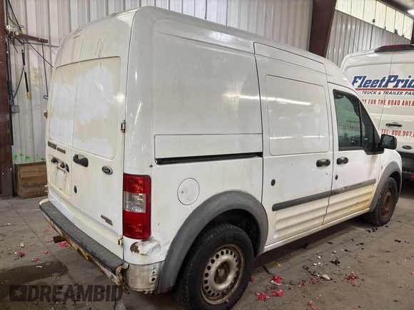 2013 Ford Transit Connect XLT с VIN NM0LS7BN3DT140781, выставлен на аукционе IAAI как лот 42566617 с пробегом 256 854 миль миль и . История ставок и продаж доступна на DreamBid. Изображение 13.