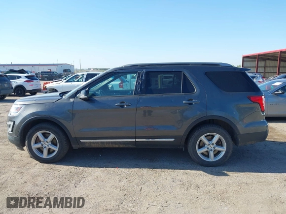 2017 Ford Explorer XLT z VIN 1FM5K8D89HGA43961, wystawiony jako IAAI lot #42174785 z przebiegiem 104 435 mil mil oraz . Historia ofert i sprzedaży dostępna na DreamBid. Obrazek 14.
