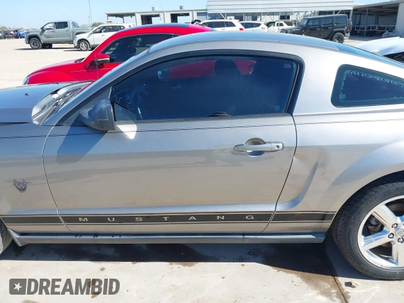 2009 Ford Mustang with VIN 1ZVHT80N595134732, listed as a IAAI auction lot 40931192 with 145,401 mi miles and . Bid and sale history available at carsss.com. Image 15.