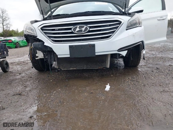 2015 Hyundai Sonata 2.4L SE with VIN 5NPE24AF9FH220906, listed as a IAAI auction lot 41961624 with 181,241 mi miles. Bid and sale history available at carsss.com. Image 6.