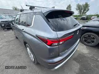 2022 Mitsubishi Outlander SE with VIN JA4J4UA8XNZ609470, listed as a Copart auction lot 62292685 with 23,321 mi miles and Clean title. Bid and sale history available at DreamBid. Image 3.