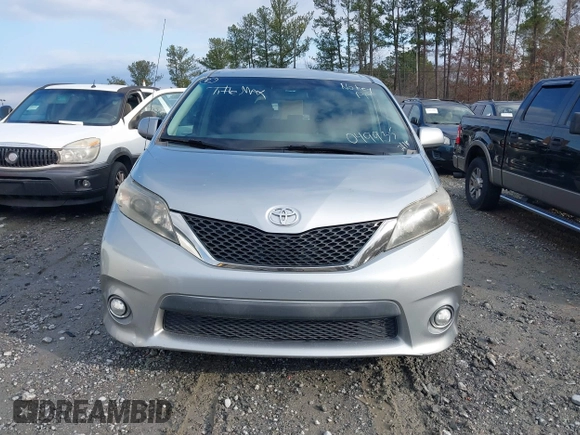 2011 Toyota Sienna SE with VIN 5TDXK3DC3BS049935, listed as a IAAI auction lot 41539665 with 269,130 mi miles. Bid and sale history available at carsss.com. Image 12.