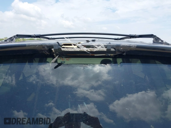 2007 Toyota RAV4 Limited with VIN JTMBK31VX76011402, listed as a IAAI auction lot 42375329 with Not provided miles and . Bid and sale history available at DreamBid. Image 15.
