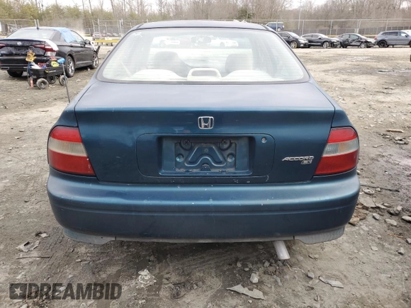 1994 Honda Accord с VIN 1HGCD5646RA119110, выставлен на аукционе Copart как лот 45968135 с пробегом 139 833 миль миль и Списание • Salvage title. История ставок и продаж доступна на DreamBid. Изображение 6.