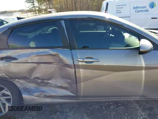 2024 Hyundai Elantra SEL z VIN KMHLM4DG8RU659817, wystawiony jako IAAI lot #41875167 z przebiegiem 31 674 mil mil oraz . Historia ofert i sprzedaży dostępna na DreamBid. Obrazek 13.