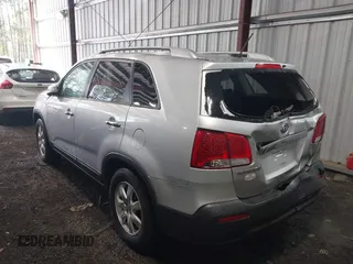 2012 Kia Sorento LX with VIN 5XYKT4A26CG286216, listed as a IAAI auction lot 41975015 with 122,309 mi miles. Bid and sale history available at carsss.com. Image 3.