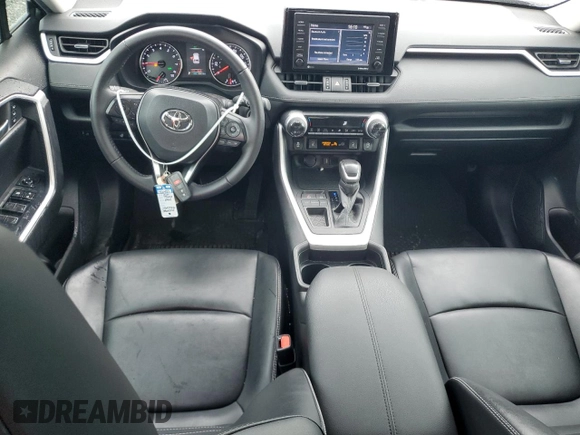 2021 Toyota RAV4 XLE Premium z VIN 2T3C1RFV0MC106727, wystawiony jako Copart lot #59282205 z przebiegiem 48 074 mil mil oraz Szkoda całkowita • Salvage title. Historia ofert i sprzedaży dostępna na DreamBid. Obrazek 8.