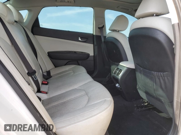 2017 Kia Optima EX z VIN KNAGU4LE9H5013620, wystawiony jako Copart lot #60928515 z przebiegiem 158 263 mil mil oraz Szkoda całkowita • Salvage title. Historia ofert i sprzedaży dostępna na DreamBid. Obrazek 10.