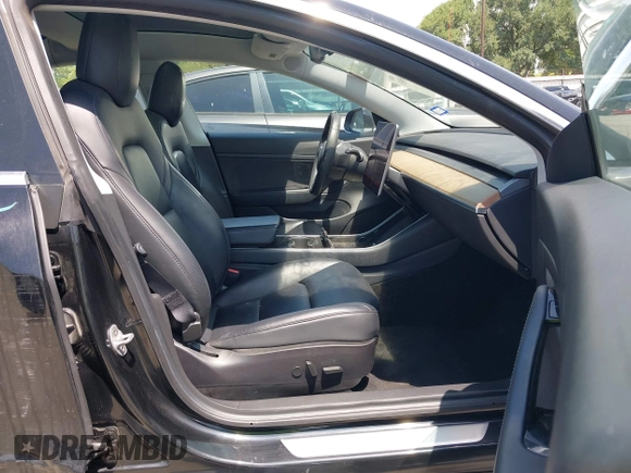 2020 Tesla Model 3 Standard Range Plus z VIN 5YJ3E1EA3LF611152, wystawiony jako IAAI lot #42256503 z przebiegiem 78 633 mil mil oraz . Historia ofert i sprzedaży dostępna na DreamBid. Obrazek 5.
